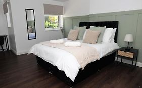 Watford Luxury 1 Bed Flat - Free Parking